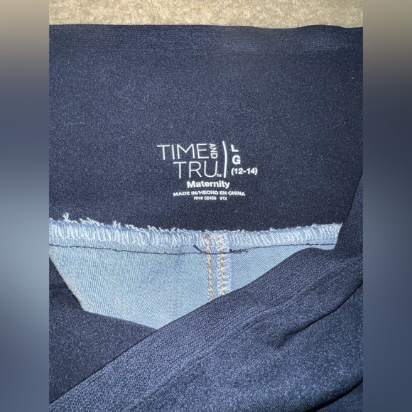 TIME AND TRU Maternity Ripped Jeans (12-14) - Picture 9 of 10